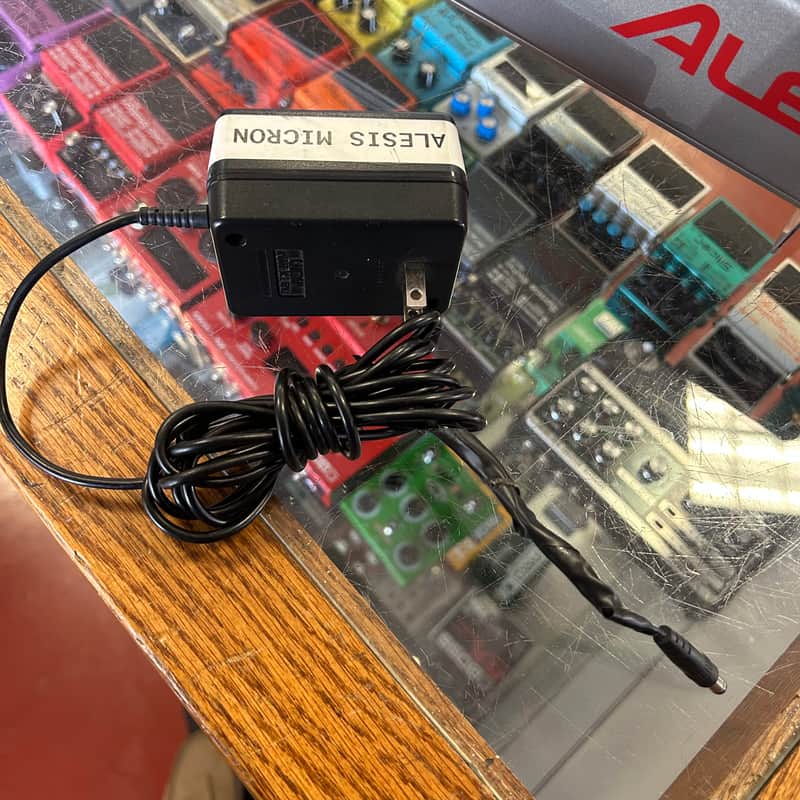 USED Alesis Micron 37-Key Synthesizer - Silver