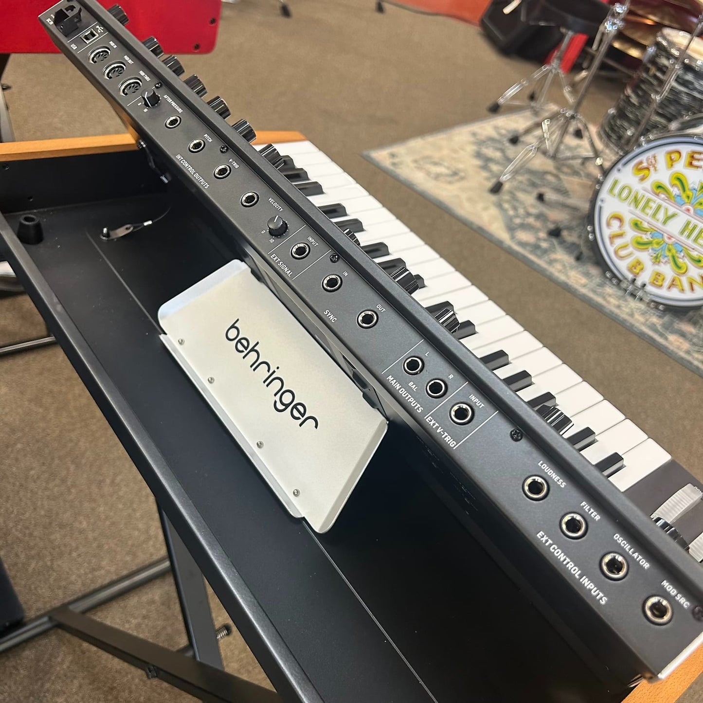 Behringer Poly D 4-Voice Polyphonic Synthesizer, Used