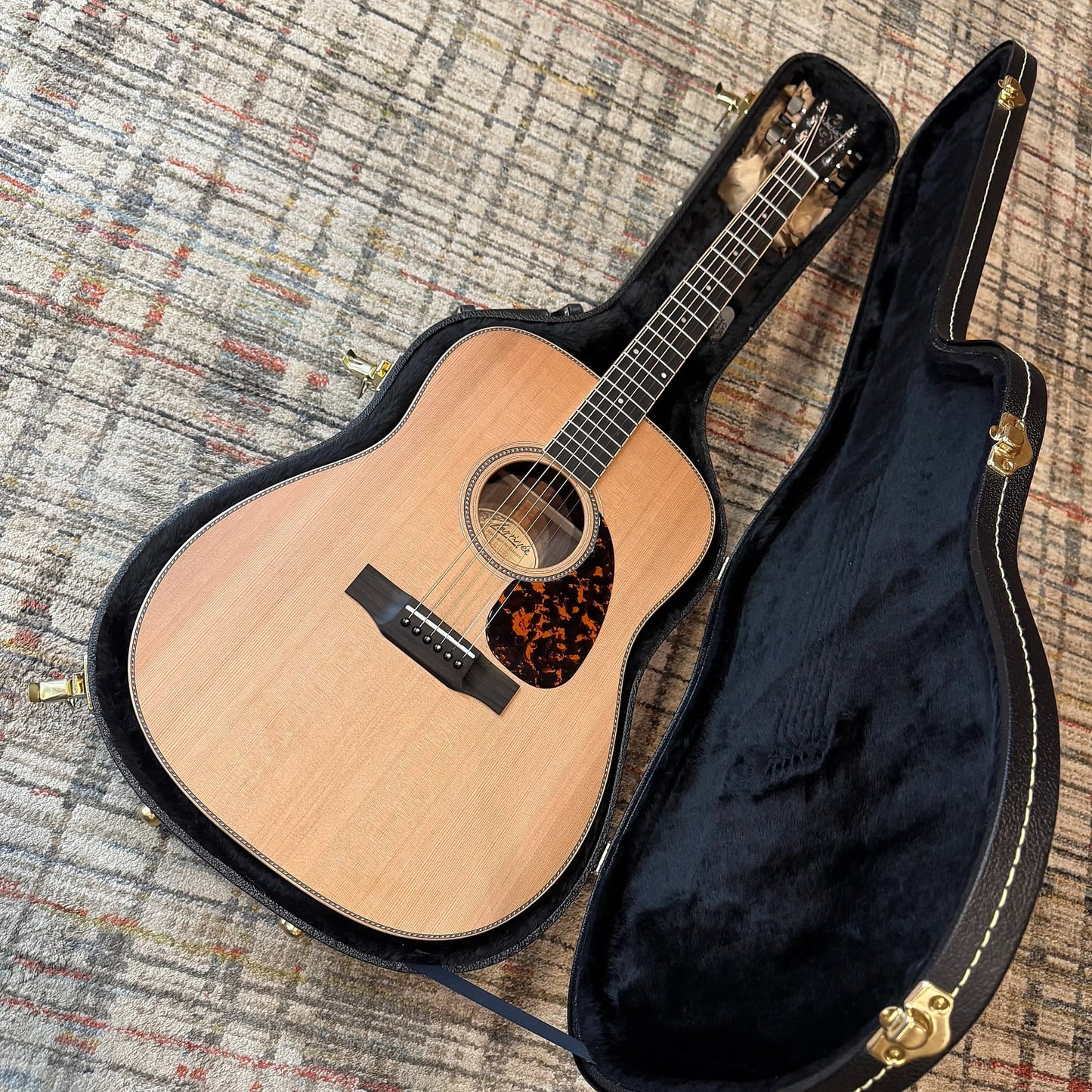 Larrivee Recording Series D-03 - Cedar/Walnut Limited Edition