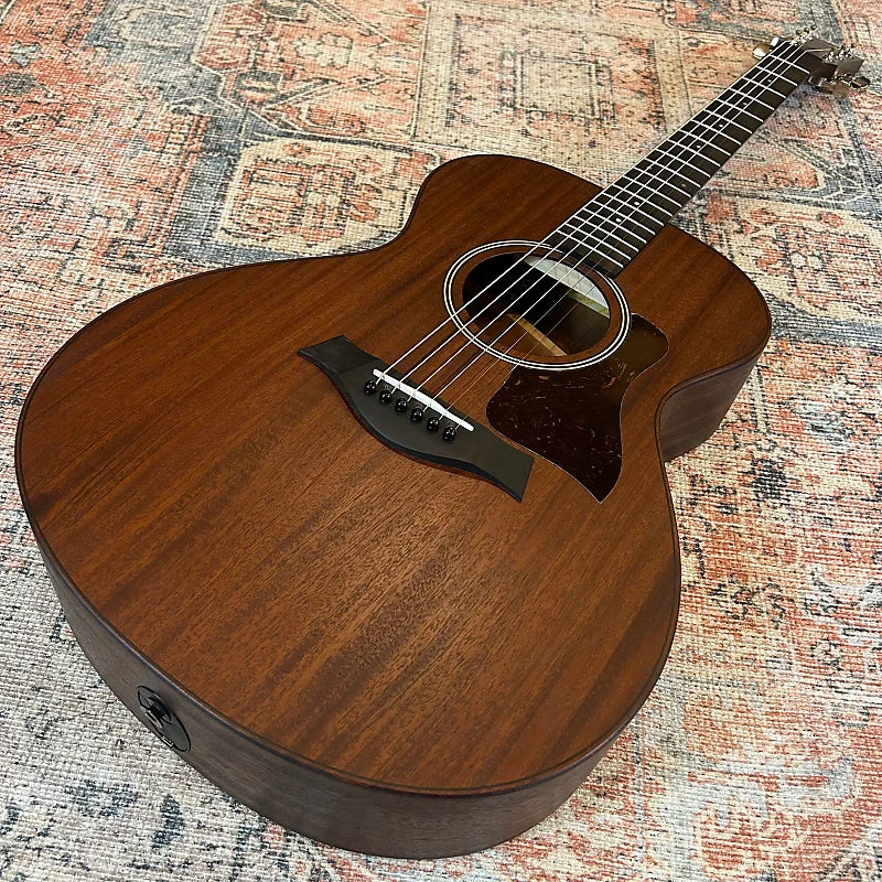 Taylor American Dream AD22e Urban Sienna W/ Aero Bag