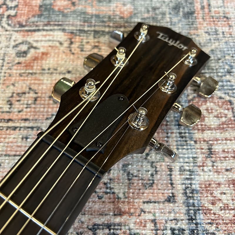 Taylor American Dream AD22e Urban Sienna W/ Aero Bag