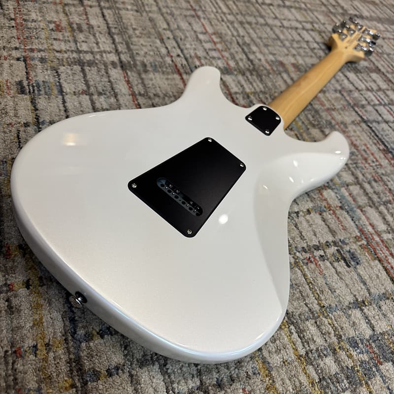 USED Paul Reed Smith SE NF3 - Pearl White w/ Rosewood Fingerboard and Gig Bag