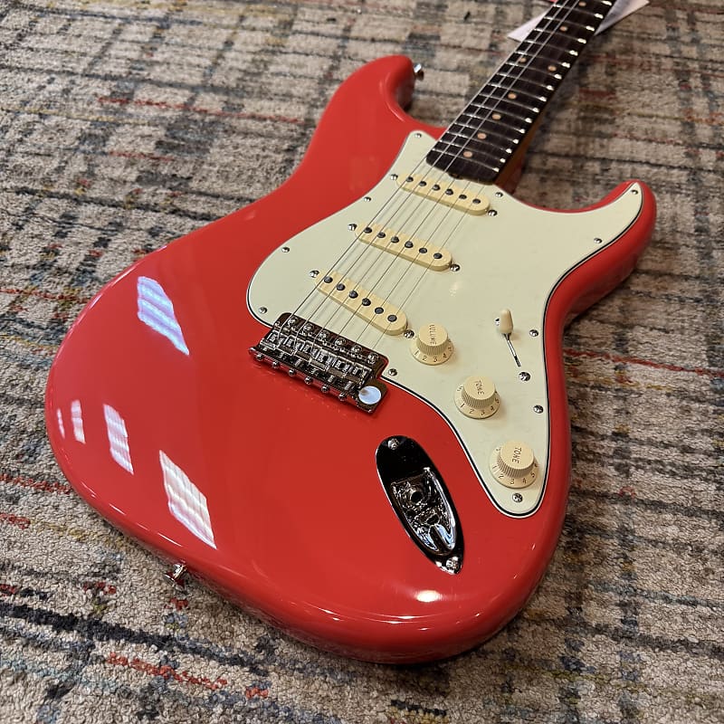 Fender DE LTD American Vintage II '61 Stratocaster w/ Case - Fiesta Red