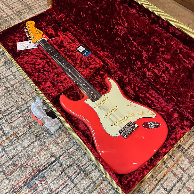 Fender DE LTD American Vintage II '61 Stratocaster w/ Case - Fiesta Red