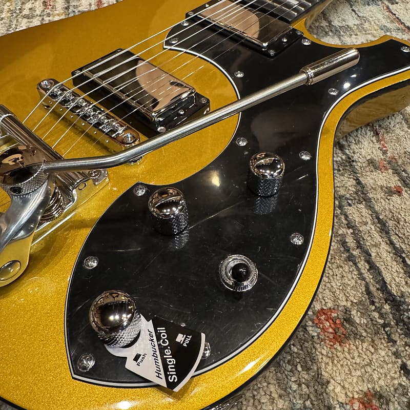 Schecter Stargazer 6 Vibrato - Metallic Gold