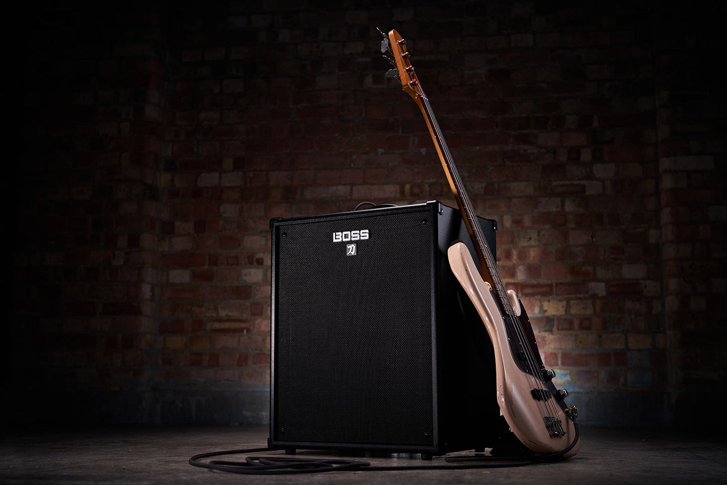 Boss Katana-210 Bass 2 x 10" 300-Watt Combo Amplifier