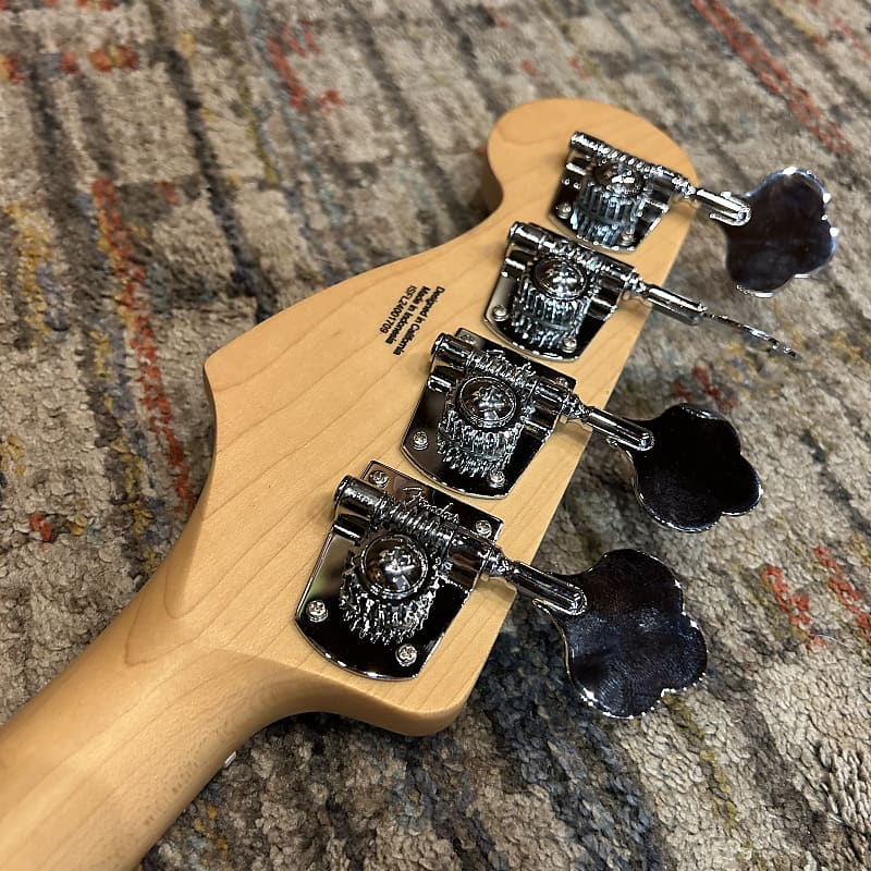 Fender Standard Jazz Bass Maple Fingerboard - Aqua Marine Metallic