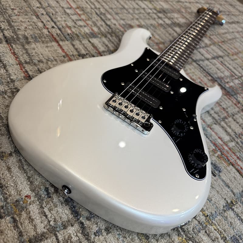 USED Paul Reed Smith SE NF3 - Pearl White w/ Rosewood Fingerboard and Gig Bag