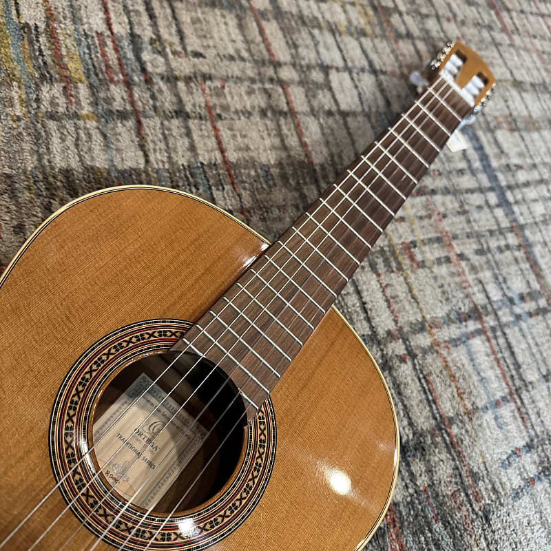 Ortega R200 - Natural