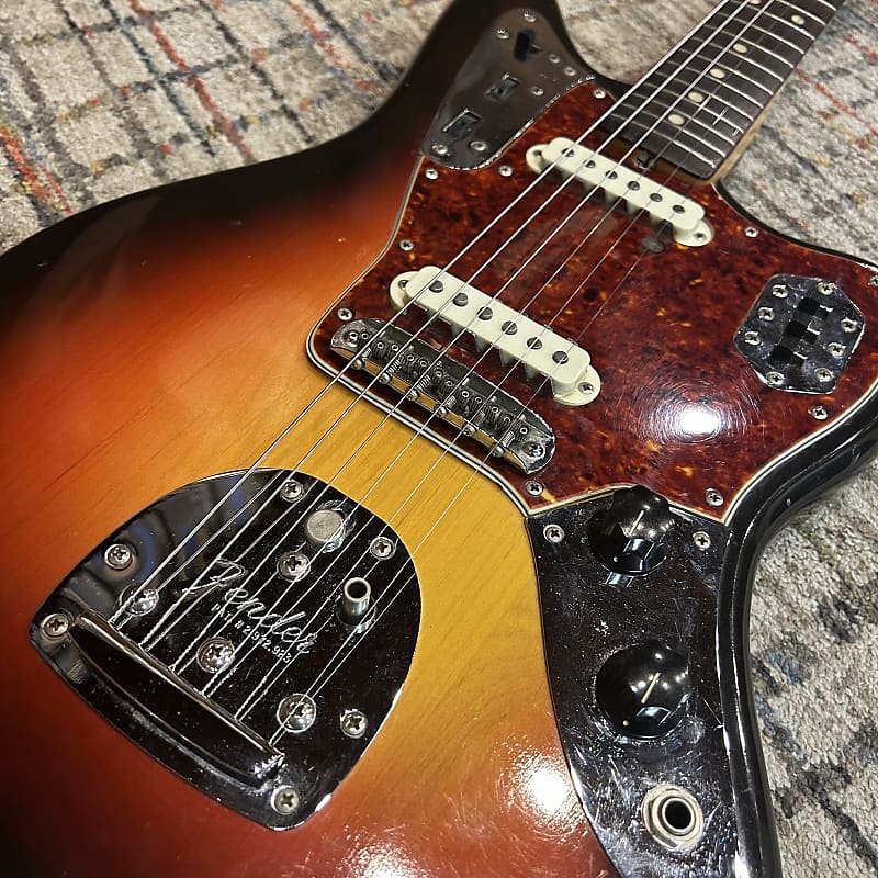 Fender Jaguar 1965 - Sunburst W/ Original Case (Closet Queen!)