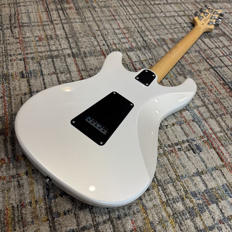 USED Paul Reed Smith SE NF3 - Pearl White w/ Rosewood Fingerboard and Gig Bag