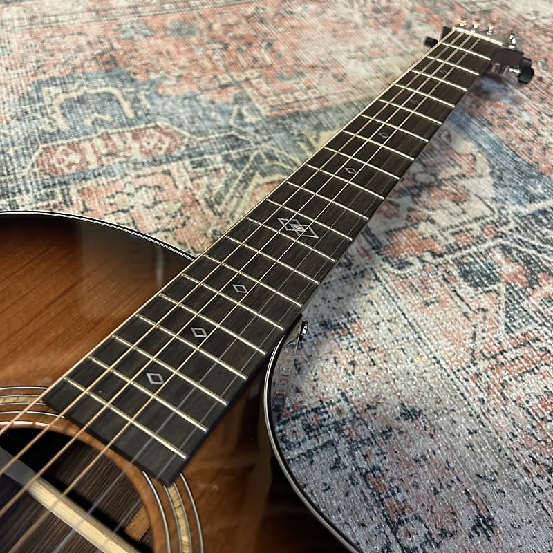 Breedlove Premier Concert CE Redwood Edgeburst