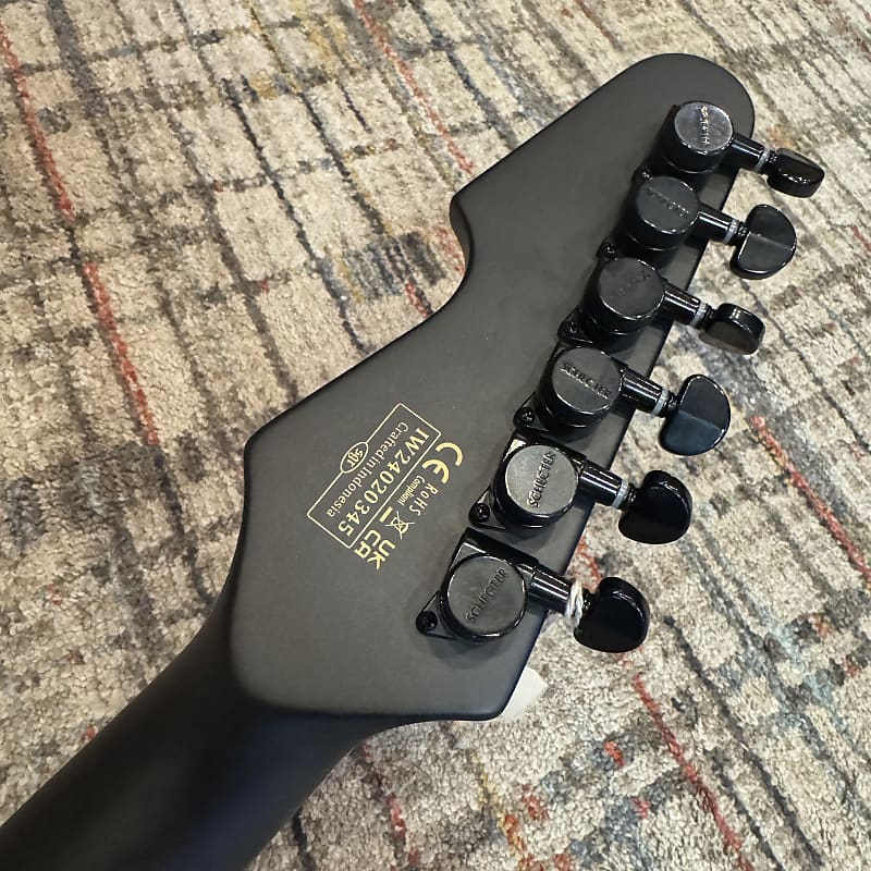 Schecter Machine Gun Kelly Signature PT - Ticket To My Downfall Pink