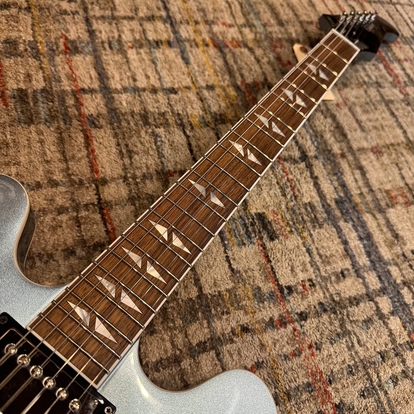 Epiphone Dave Grohl Signature DG-335 - Pelham Blue