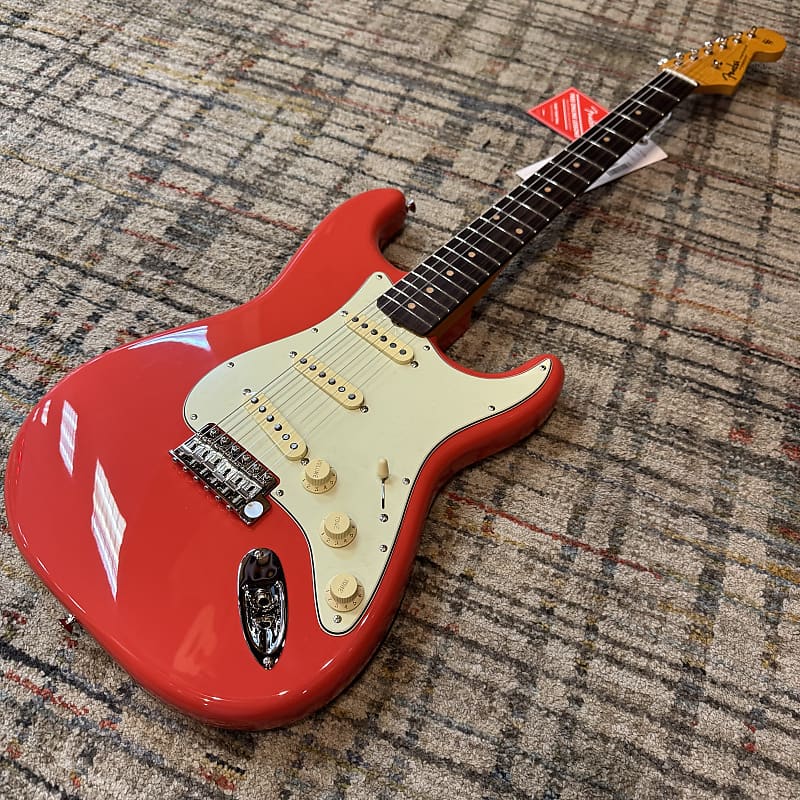 Fender DE LTD American Vintage II '61 Stratocaster w/ Case - Fiesta Red