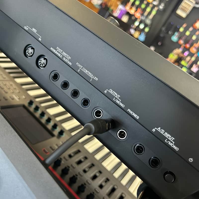 USED Yamaha MODX7 Synthesizer