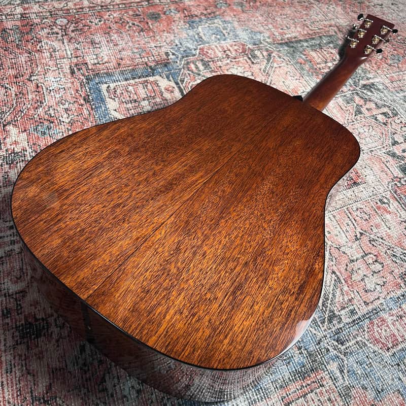 Martin D-18 Standard Series – Natural w/ Hardshell Case