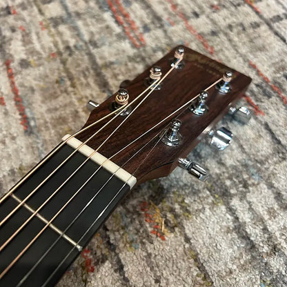 USED Martin Road Series GPC-11E W/ Gig Bag - Natural
