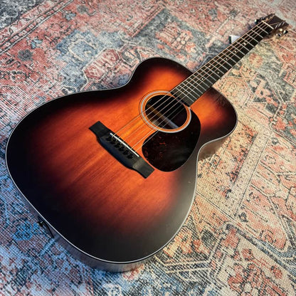 Martin 00-10E Retro Joe Bonamassa Signature 2026 – 1937 Sunburst w/ Soft Case