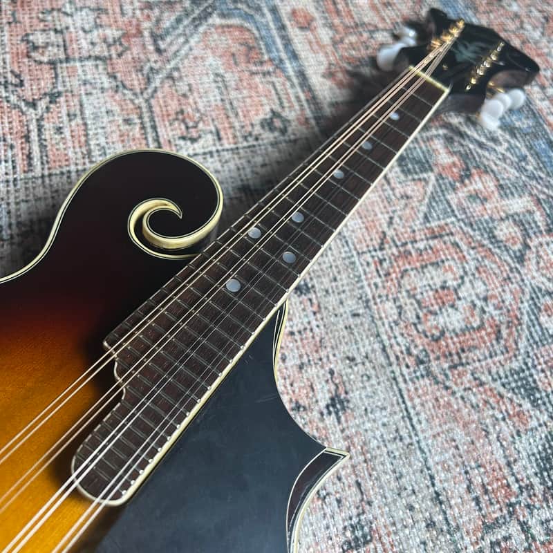 USED Kentucky KM-630 F-Style Mandolin w/ Case - Sunburst