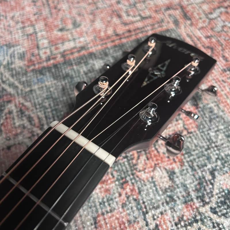 Alvarez Laureate Series LF70e w/ LR Baggs HiFi and Gig Bag - Daybreak