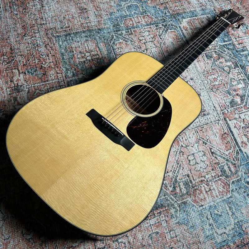 Martin Super D-18 Standard Series Super D-14 Fret Acoustic Guitar w/ Case - Aging Toner