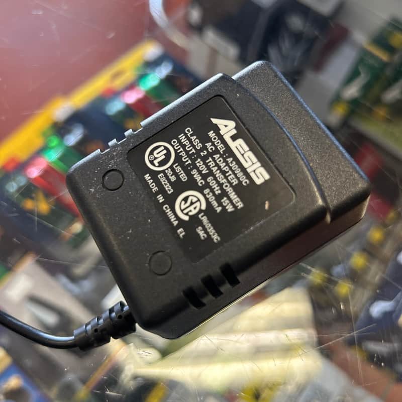 USED Alesis SR-16 Drum Machine w/ Power Supply