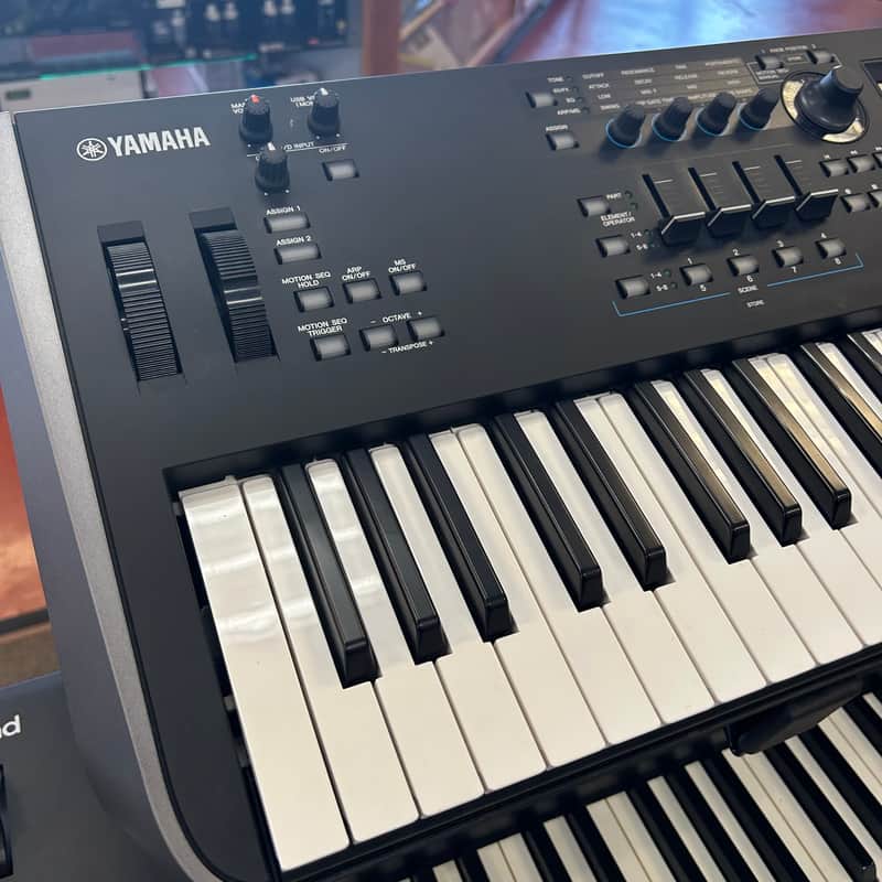 USED Yamaha MODX7 Synthesizer