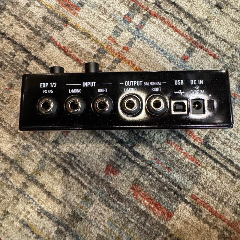 MINT Line6 HX Stomp Guitar Multi-effects Floor Processor (Showroom Demo)