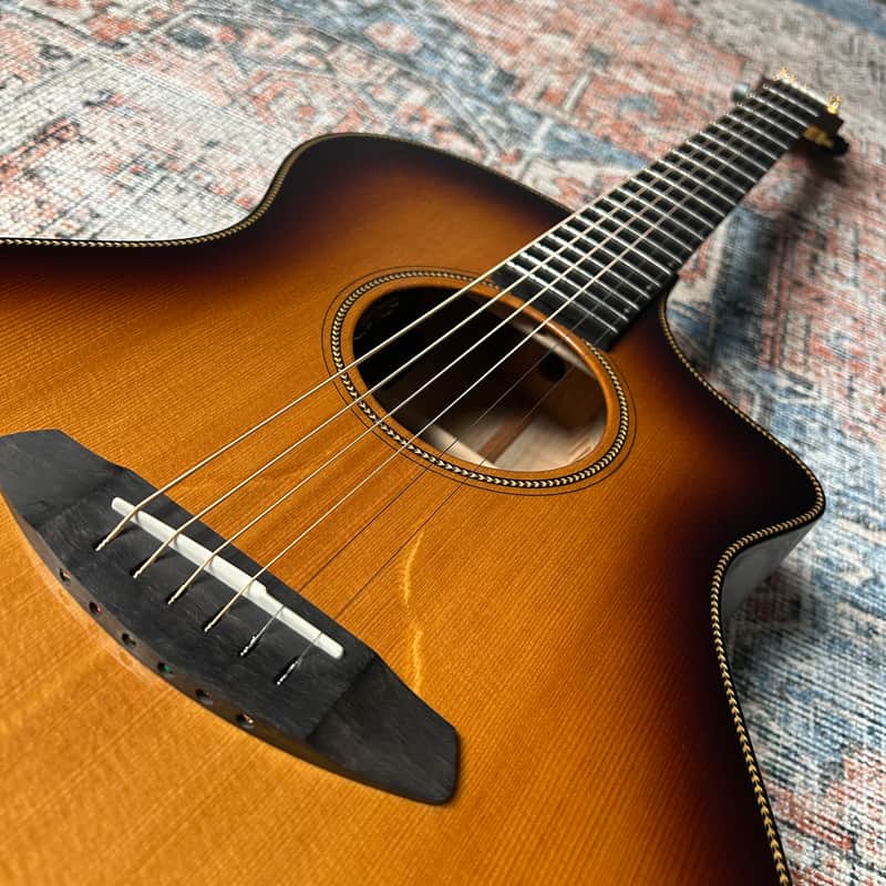 USED Breedlove Oregon Concerto CE w/Case - Whiskey Burst