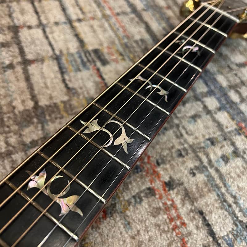 USED Taylor 916ce with ES1 Electronics 2012 W/ Case - Natural