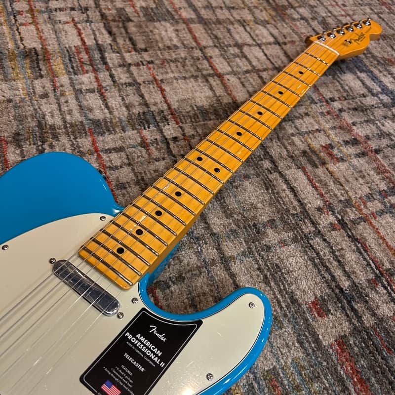 Fender American Professional II Telecaster MN w/ Case - Miami Blue