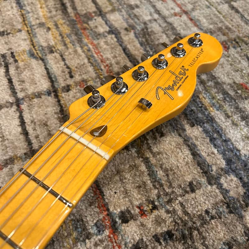 Fender American Professional II Telecaster MN w/ Case - Miami Blue