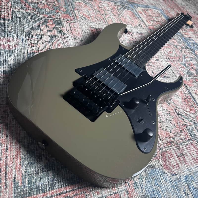 Ibanez RGR5130R Prestige w/ Case - Khaki Metallic