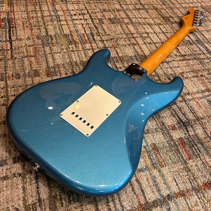 Fender Vintera II '60s Stratocaster - Lake Placid Blue w/ Deluxe Gig Bag