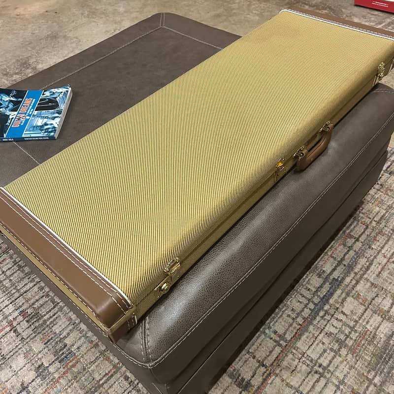 USED Fender Eric Clapton Artist Series Stratocaster 2024 W/ Case - Pewter