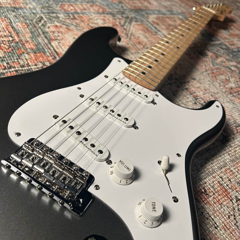 USED Fender Eric Clapton Artist Series Stratocaster 2024 W/ Case - Pewter