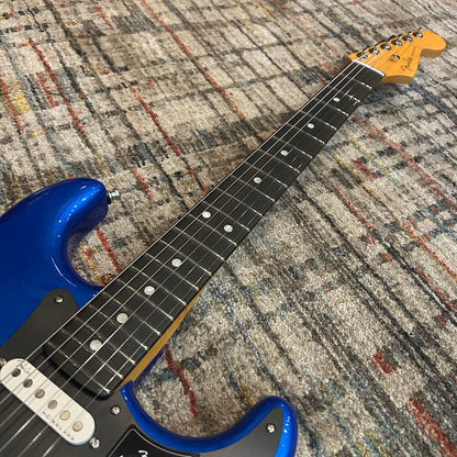 Fender American Ultra II Stratocaster w/ Molded Case - Noble Blue