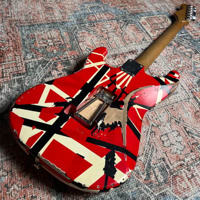 USED EVH Striped Series Frankie W/ Case - Relic