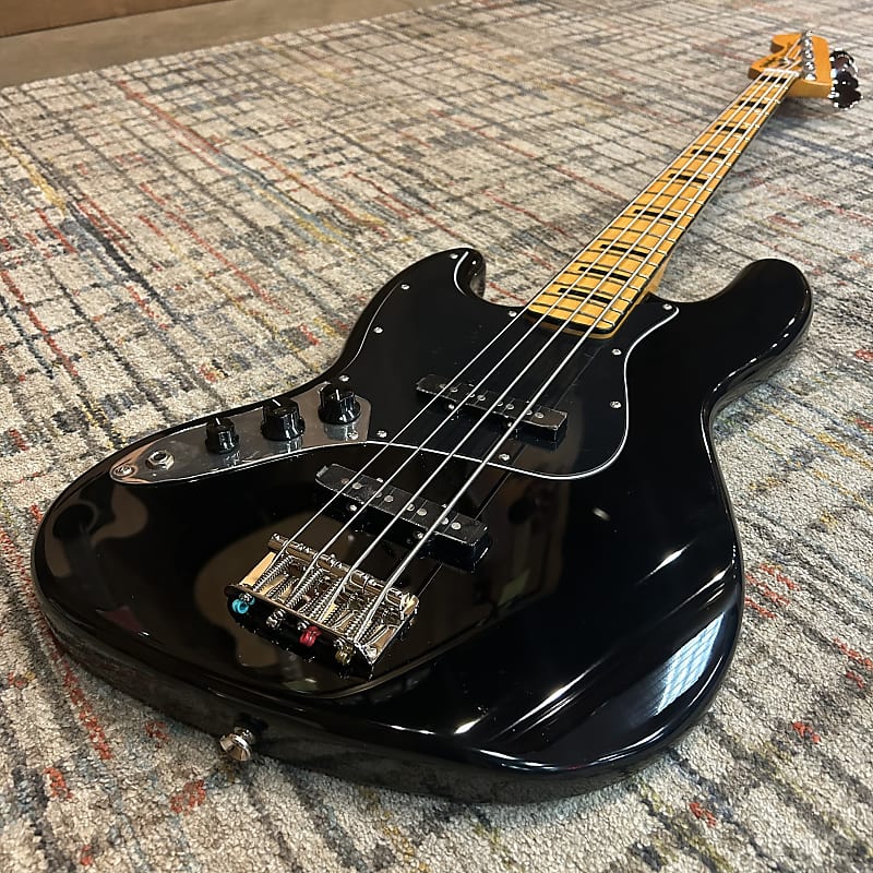 Squier Classic Vibe '70s Jazz Bass -Left Handed - Black