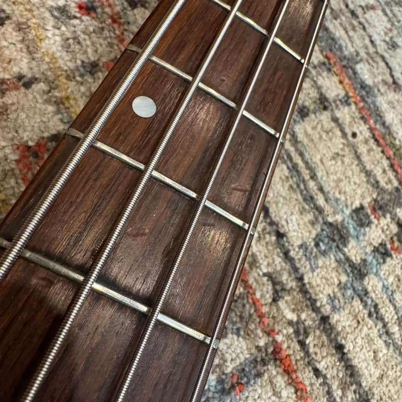 USED Vintage 1982 Gibson Victory Standard Bass - Candy Apple Red