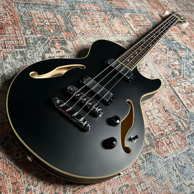Ibanez AGB200-BKF Standard Artcore Bass - Black Flat