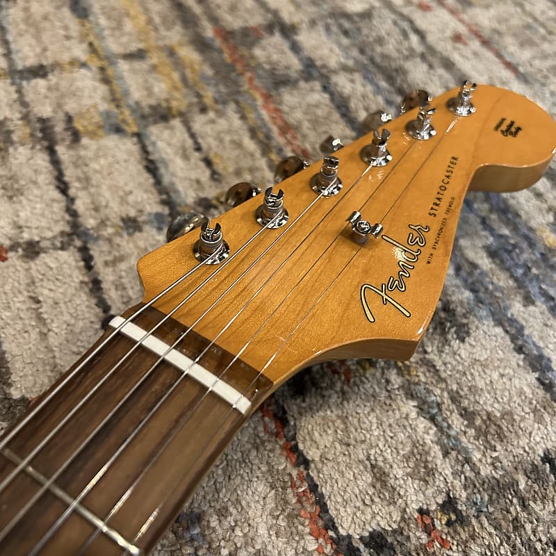 Fender Vintera II '60s Stratocaster - Lake Placid Blue w/ Deluxe Gig Bag