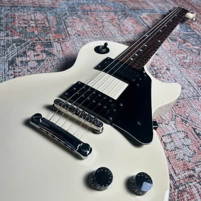USED Epiphone Les Paul Studio W/ Gigbag - Alpine White