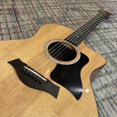 USED Taylor 214ce Plus W/ Gig Bag - Natural