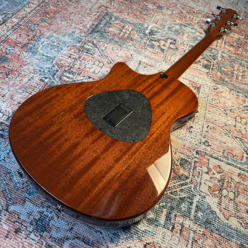 USED 2006 Taylor T5-C Gold Top w/ Hard Case