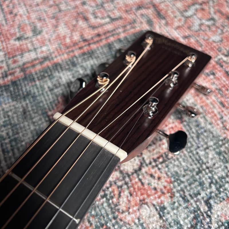 Martin OM-28 Standard Series 2025 – 1933 Ambertone w/Case