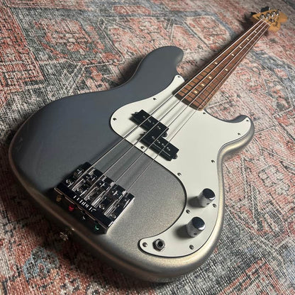 USED Fender Player Precision Bass w/ Pau Ferro Fretboard 2021 Silver