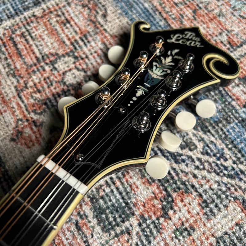 The Loar LM-600-VS F-Style Mandolin - Vintage Sunburst