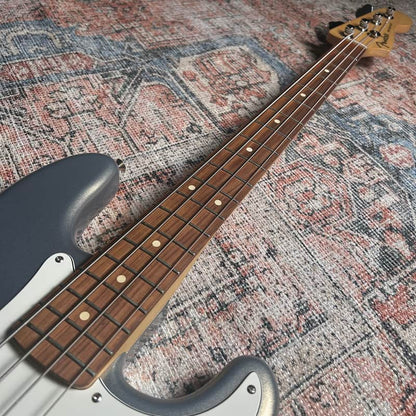 USED Fender Player Precision Bass w/ Pau Ferro Fretboard 2021 Silver